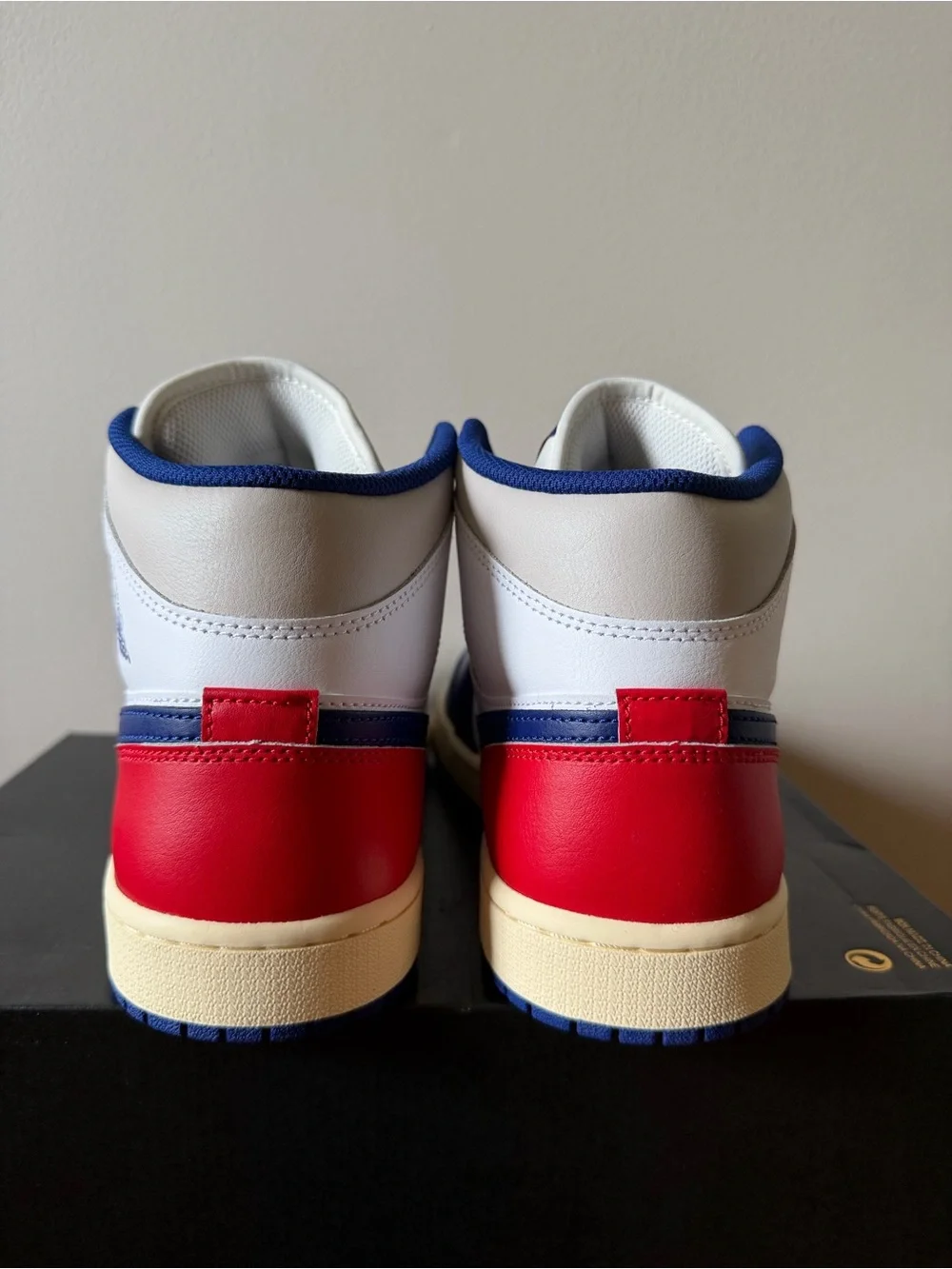 Air Jordan 1 Mid White Royal Blue DQ8426-102 Men’s Size 11